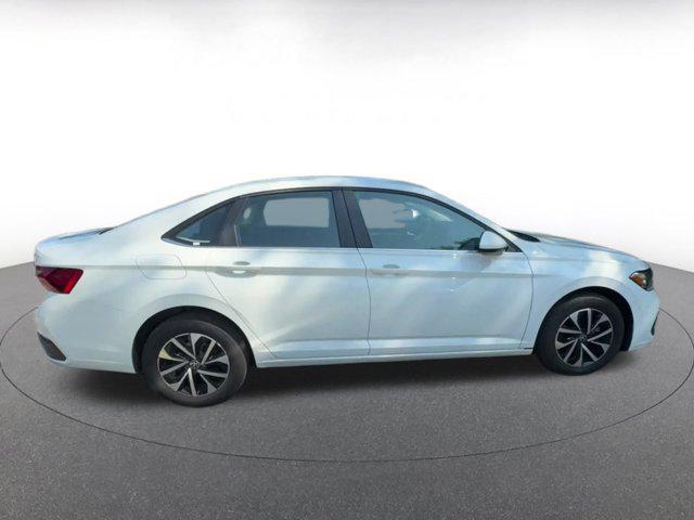 Photo of 2024 Pure White Volkswagen Jetta
