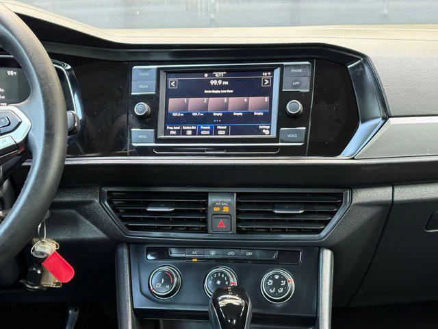 Photo of 2024 Pure White Volkswagen Jetta