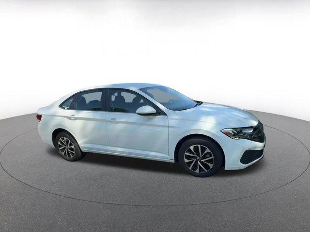 Photo of 2024 Pure White Volkswagen Jetta