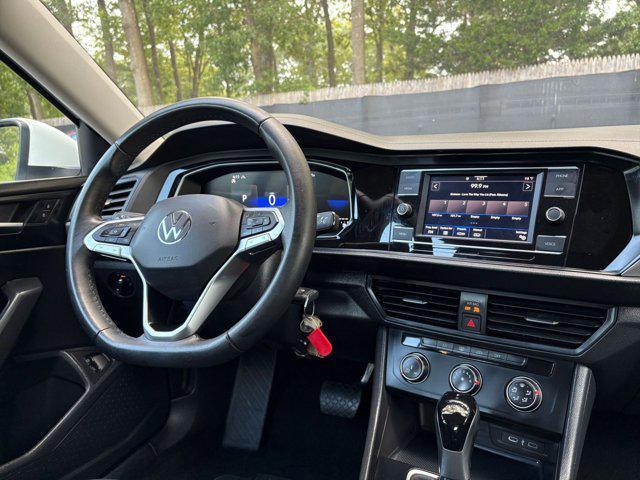 Photo of 2024 Pure White Volkswagen Jetta