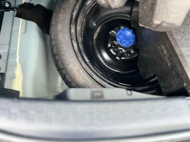 Photo of 2016 Black Sand Pearl Toyota Prius c