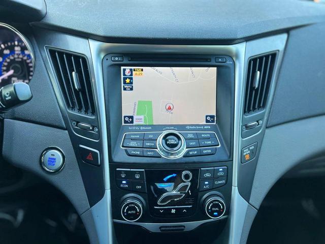 Photo of 2013 Hyper Silver Metallic Hyundai SONATA Hybrid