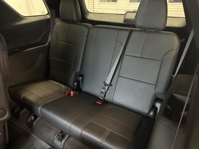 Photo of 2024 Mosaic Black Metallic Chevrolet Traverse