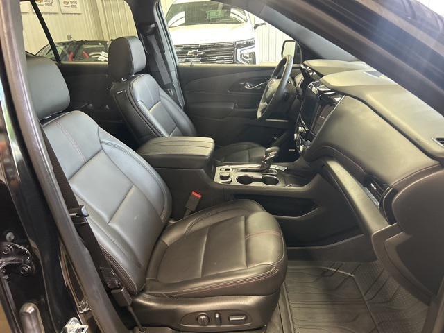 Photo of 2024 Mosaic Black Metallic Chevrolet Traverse