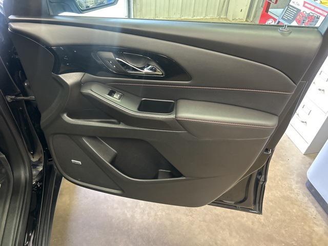 Photo of 2024 Mosaic Black Metallic Chevrolet Traverse