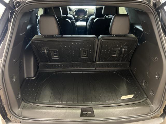 Photo of 2024 Mosaic Black Metallic Chevrolet Traverse