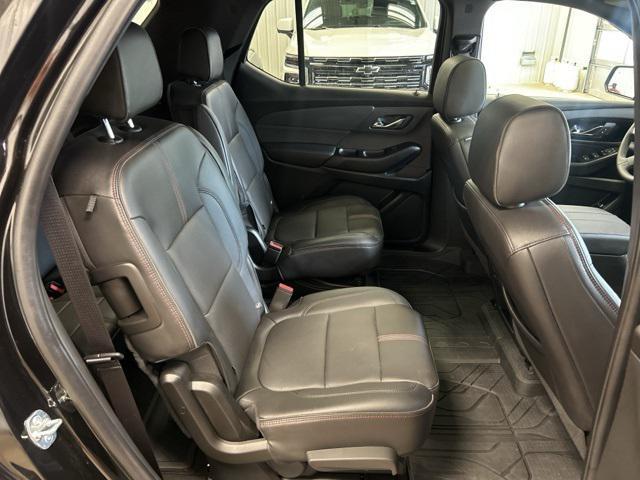 Photo of 2024 Mosaic Black Metallic Chevrolet Traverse