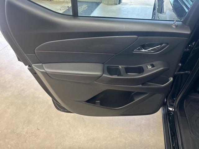 Photo of 2024 Mosaic Black Metallic Chevrolet Traverse