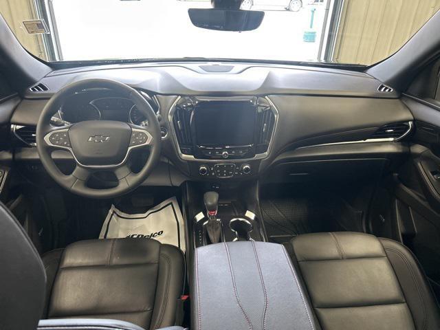Photo of 2024 Mosaic Black Metallic Chevrolet Traverse