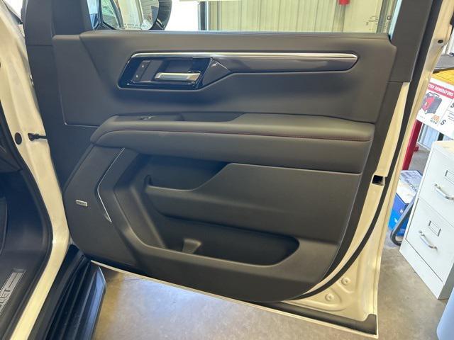 Photo of 2025 Iridescent Pearl Tricoat Chevrolet Tahoe