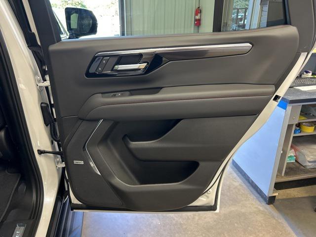 Photo of 2025 Iridescent Pearl Tricoat Chevrolet Tahoe