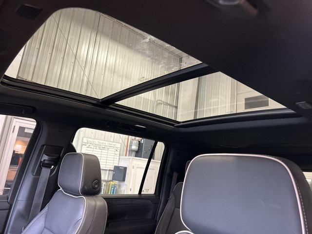 Photo of 2023 Summit White GMC Yukon XL