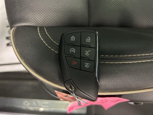 Photo of 2023 Summit White GMC Yukon XL