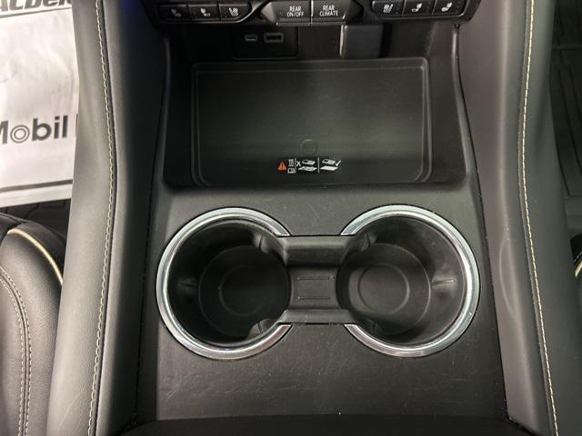 Photo of 2023 Summit White GMC Yukon XL
