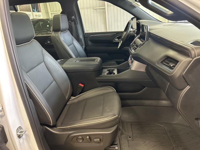Photo of 2023 Summit White GMC Yukon XL
