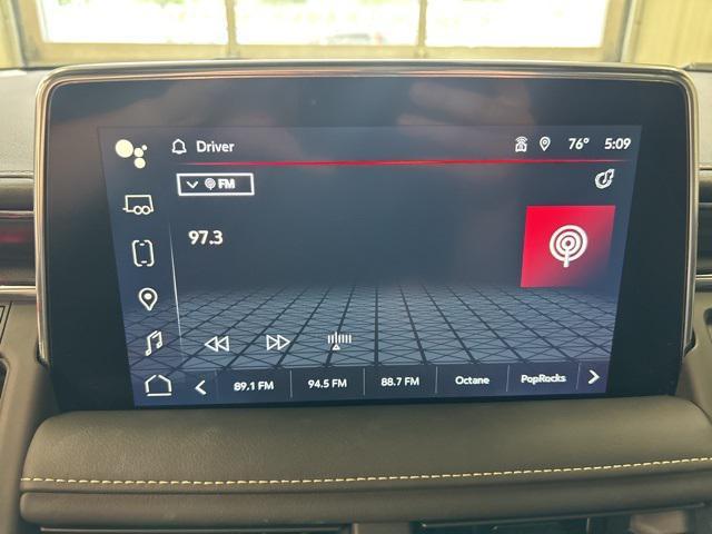 Photo of 2023 Summit White GMC Yukon XL