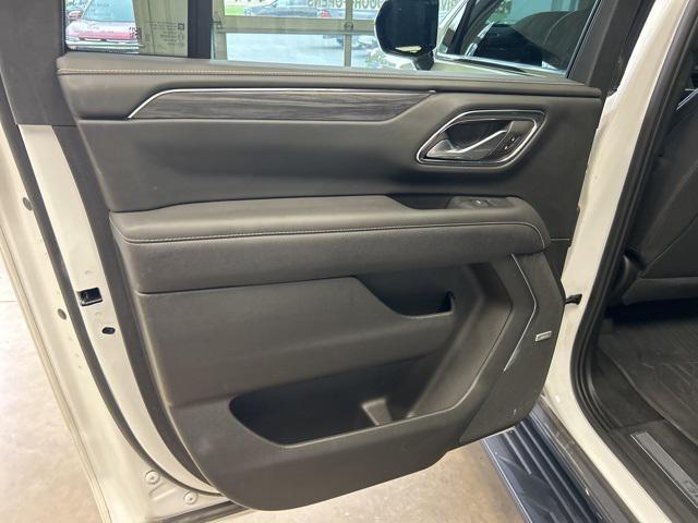 Photo of 2023 Summit White GMC Yukon XL