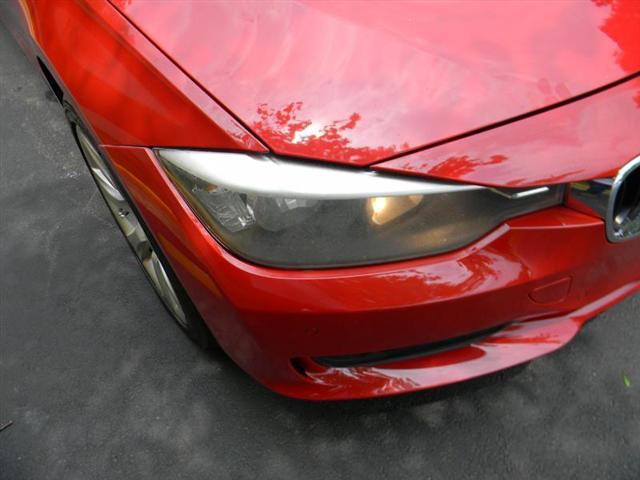Photo of 2015 Melbourne Red Metallic BMW 320