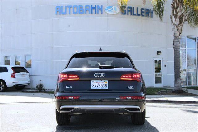 Photo of 2018 Moonlight Blue Metallic Audi Q5
