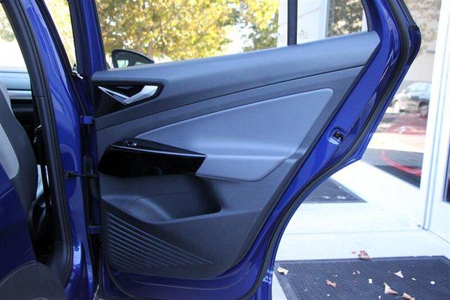 Photo of 2021 Dusk Blue Metallic Volkswagen ID.4