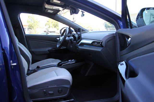 Photo of 2021 Dusk Blue Metallic Volkswagen ID.4