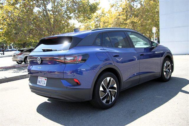 Photo of 2021 Dusk Blue Metallic Volkswagen ID.4
