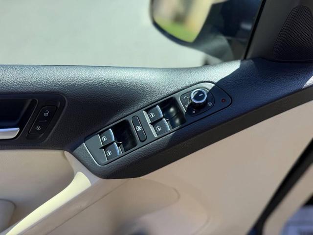 Photo of 2013 Night Blue Metallic Volkswagen Tiguan