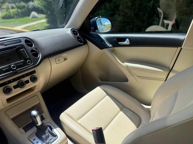 Photo of 2013 Night Blue Metallic Volkswagen Tiguan