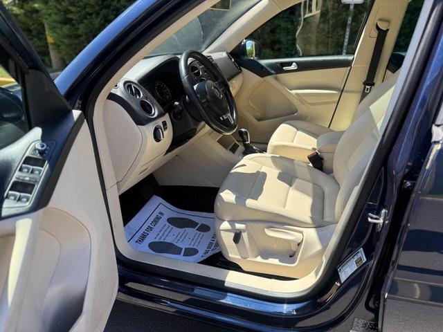 Photo of 2013 Night Blue Metallic Volkswagen Tiguan