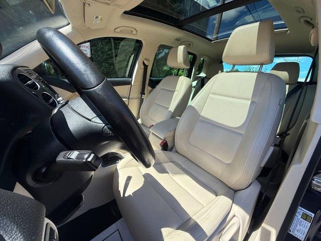 Photo of 2013 Night Blue Metallic Volkswagen Tiguan