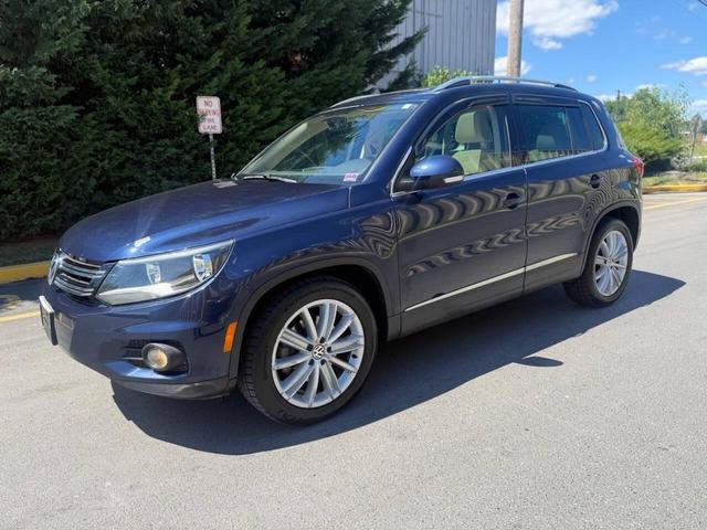 Photo of 2013 Night Blue Metallic Volkswagen Tiguan