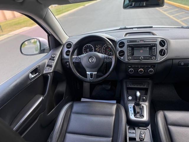 Photo of 2015 Reflex Silver Metallic Volkswagen Tiguan