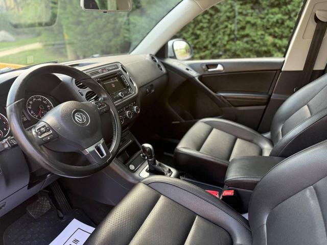 Photo of 2015 Reflex Silver Metallic Volkswagen Tiguan