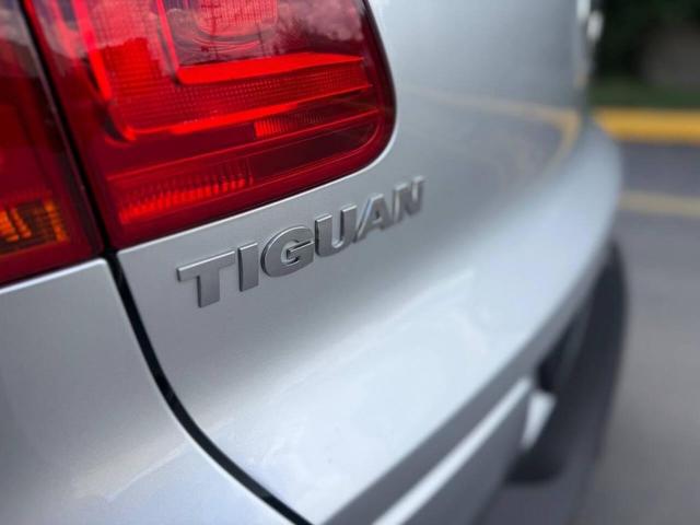 Photo of 2015 Reflex Silver Metallic Volkswagen Tiguan