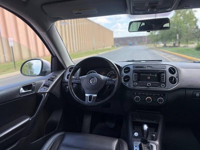 Photo of 2015 Reflex Silver Metallic Volkswagen Tiguan