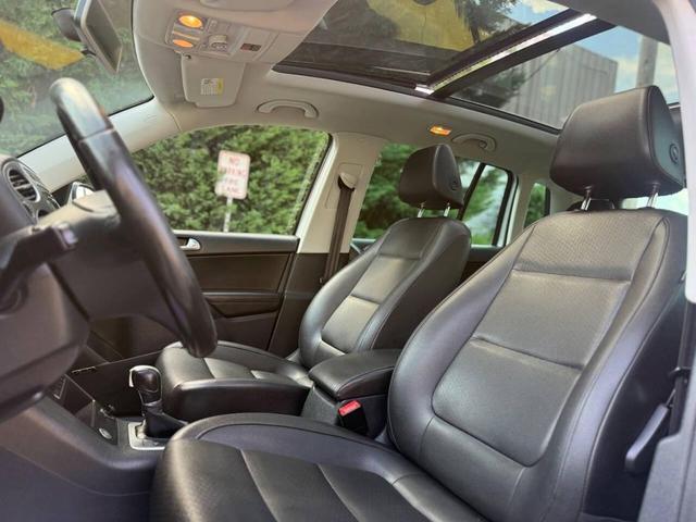 Photo of 2015 Reflex Silver Metallic Volkswagen Tiguan