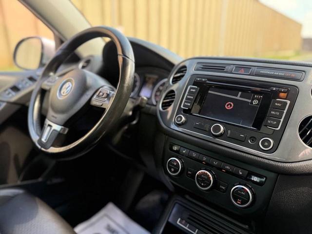 Photo of 2015 Reflex Silver Metallic Volkswagen Tiguan
