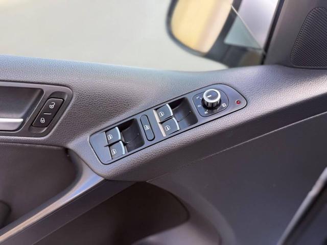 Photo of 2015 Reflex Silver Metallic Volkswagen Tiguan