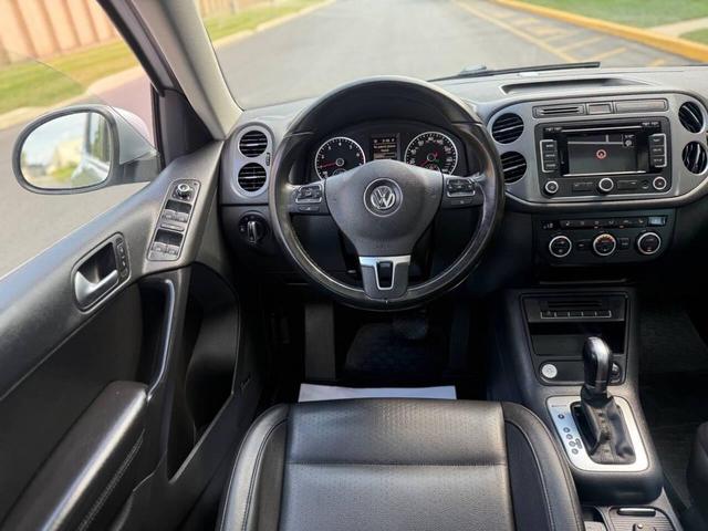Photo of 2015 Reflex Silver Metallic Volkswagen Tiguan