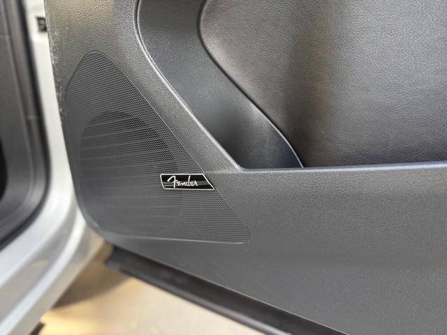 Photo of 2015 Reflex Silver Metallic Volkswagen Tiguan