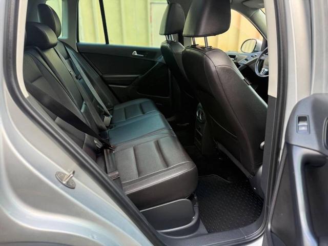 Photo of 2015 Reflex Silver Metallic Volkswagen Tiguan