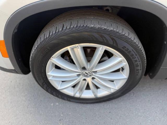 Photo of 2015 Reflex Silver Metallic Volkswagen Tiguan