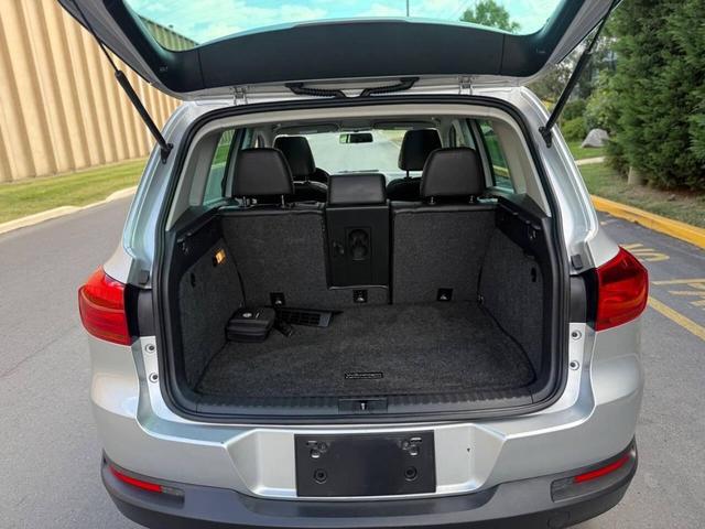 Photo of 2015 Reflex Silver Metallic Volkswagen Tiguan