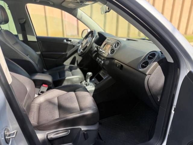Photo of 2015 Reflex Silver Metallic Volkswagen Tiguan
