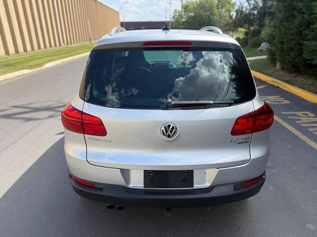 Photo of 2015 Reflex Silver Metallic Volkswagen Tiguan