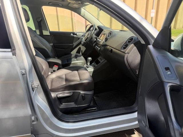 Photo of 2015 Reflex Silver Metallic Volkswagen Tiguan