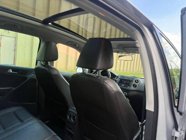 Photo of 2015 Reflex Silver Metallic Volkswagen Tiguan