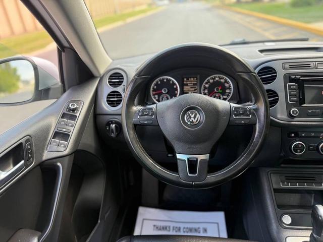Photo of 2015 Reflex Silver Metallic Volkswagen Tiguan