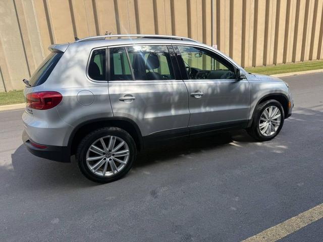 Photo of 2015 Reflex Silver Metallic Volkswagen Tiguan