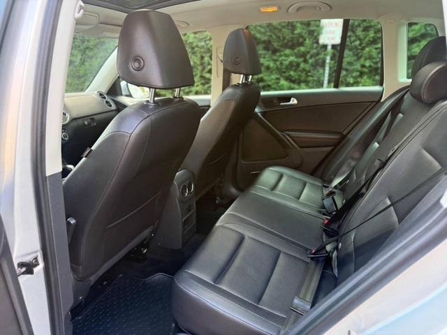 Photo of 2015 Reflex Silver Metallic Volkswagen Tiguan